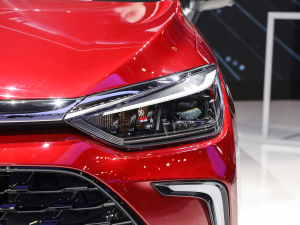 2021款1.5T CVT旗舰版 大灯
