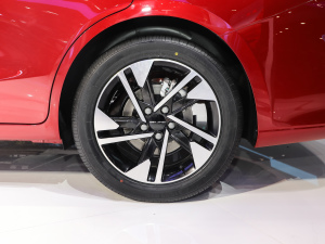 2021款1.5T CVT旗舰版 轮圈