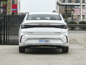 2021款1.5L 手动豪华版 正后	