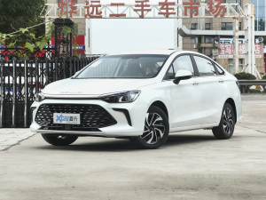 2021款1.5L 手动豪华版 左前45度