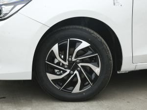 2021款1.5L 手动豪华版 轮圈