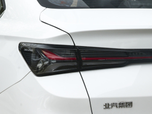 2021款1.5L 手动豪华版 尾灯