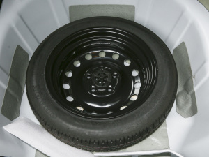 2021款1.5L 手动豪华版 备胎