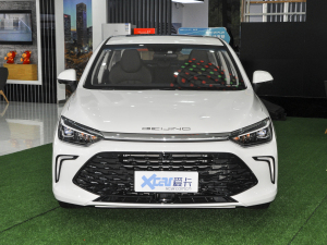 2021款1.5T CVT尊贵版 正前