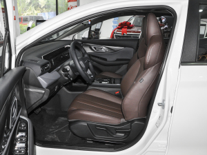 2021款1.5T CVT尊贵版 前排空间