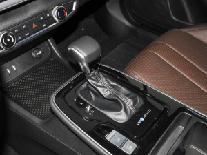 2021款1.5T CVT尊贵版 换挡杆