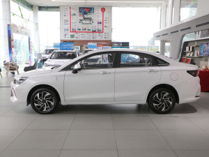2021款1.5L 手动尊贵版 正侧（左）