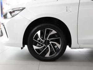 2021款1.5L 手动尊贵版 轮圈