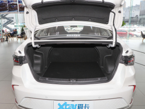 2021款1.5L 手动尊贵版 行李厢空间