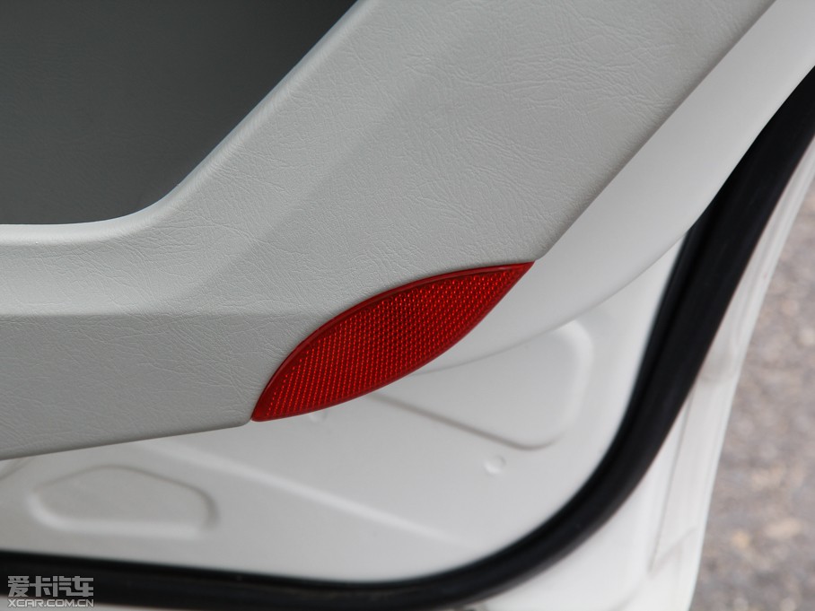 2014���D50 1.5L �ք����m��