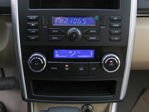 北汽紳寶2015款紳寶D20兩廂