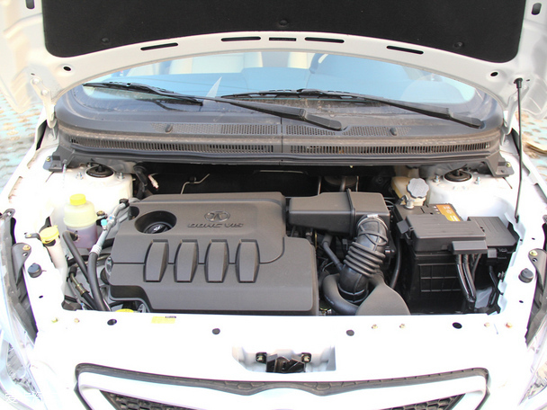 北汽紳寶2015款紳寶D20兩廂