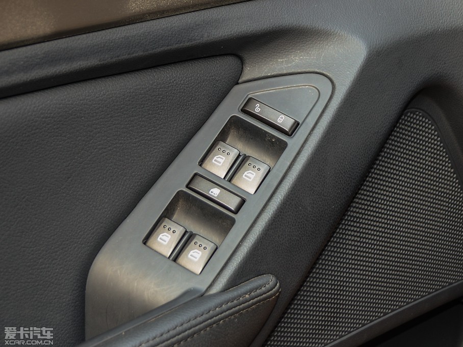 2015���X65 2.0T �ԄӺ��A��