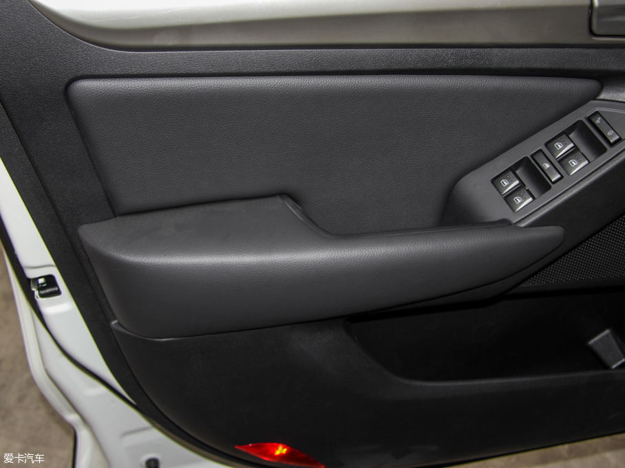 2015X65 2.0T Ԅ(dng)m