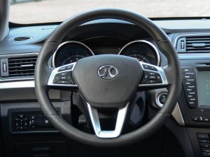 北汽紳寶2015款紳寶X65