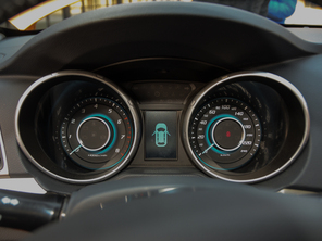 北汽紳寶2015款紳寶X65