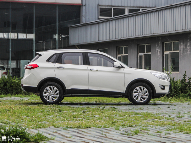 北汽紳寶2015款紳寶X65