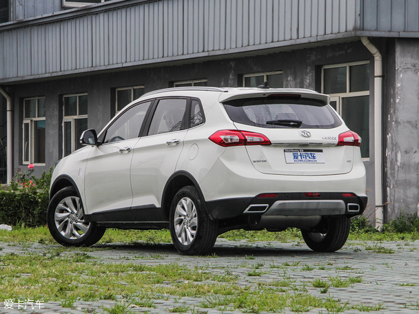 北汽紳寶2015款紳寶X65