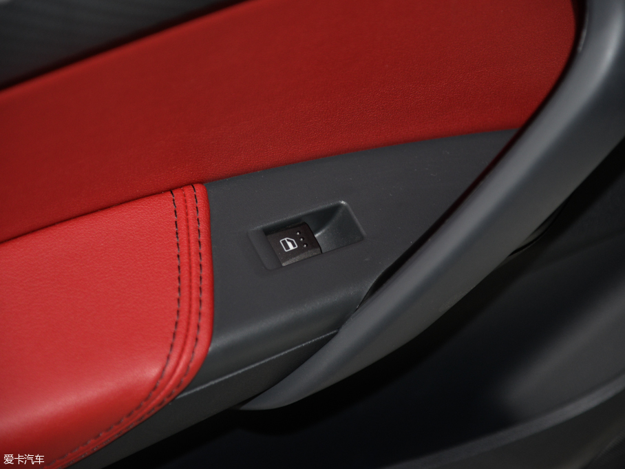 2015CC 2.0T ԄӺA