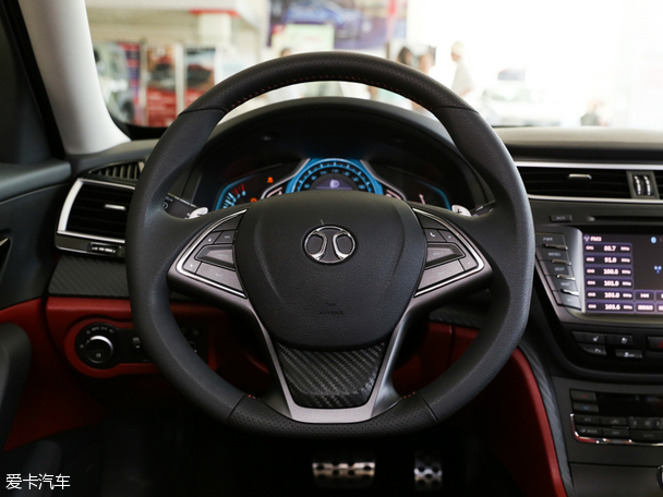 北汽紳寶2015款紳寶CC