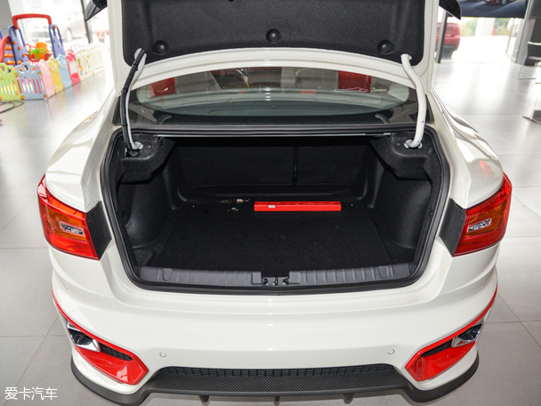 北汽紳寶2015款紳寶CC