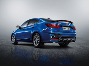 2015款2.0T 自动豪华版 整体外观