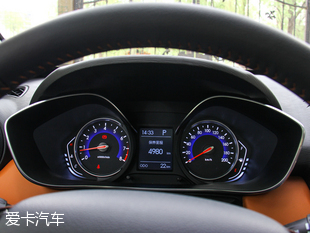 北汽紳寶2016款紳寶X35