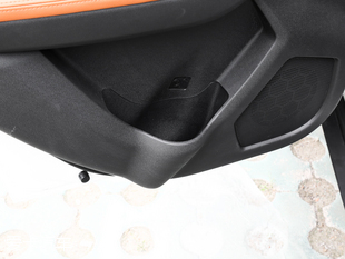 北汽紳寶2016款紳寶X35