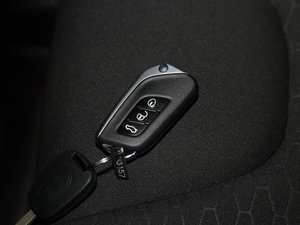 2016款1.5L 自动精英版 车钥匙