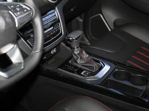 20181.5T CVTǰ V п؅^