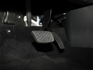 20181.5T CVTǰ V п؅^