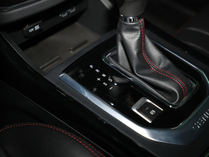 20181.5T CVTǰ V п؅^