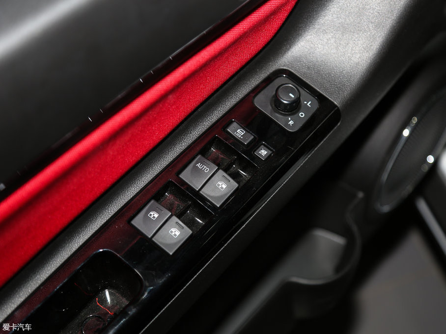 2017���X25 1.5L �ԄӾ�Ӣ��(d��o)����