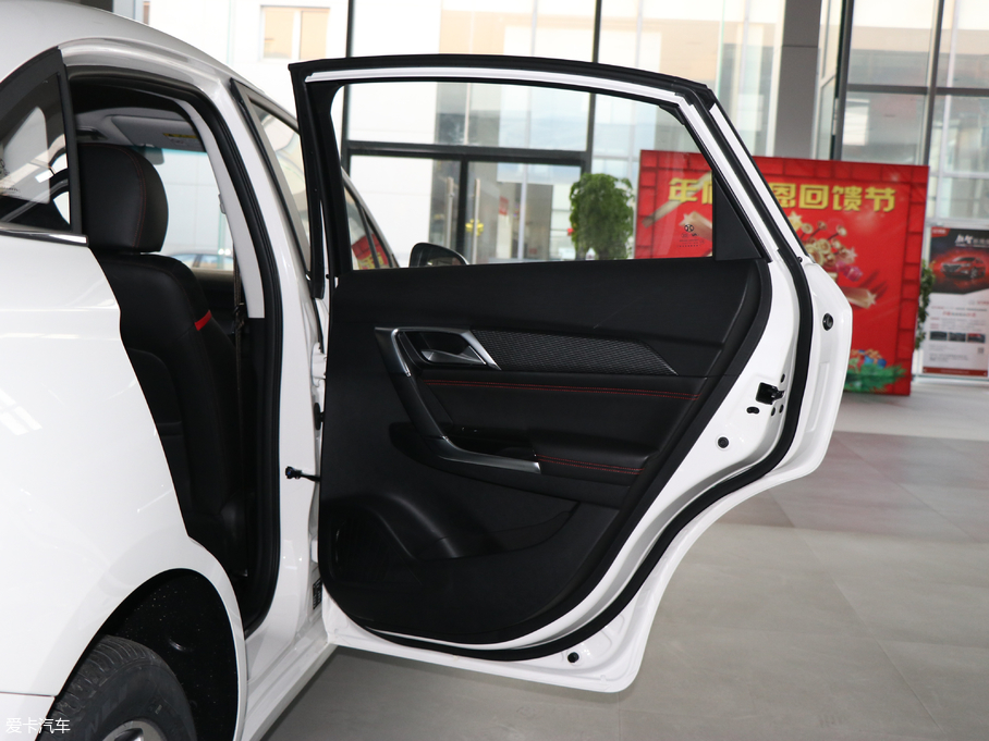 2018���D50 1.5L CVT���A���{��