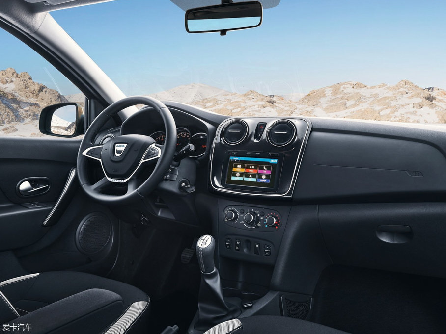 2017��Logan MCV Stepway