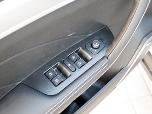 2018{ 2.0T ԄӃ {܇ƅ^	