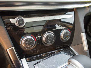 2018{ 2.0T ԄӃ п؅^