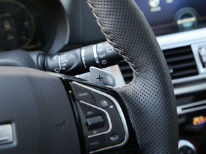 2018{ 2.0T ԄӃ򌐂 п؅^