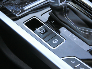 2018{ 2.0T ԄӃ򌐂 v܇Ƅ