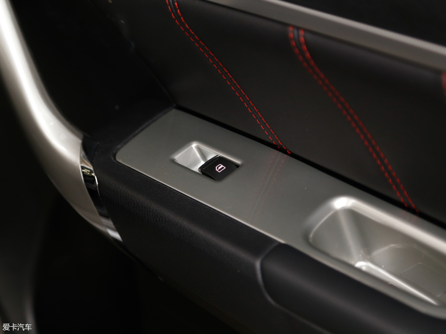 2018M6 1.5T ԄӃ(q)Ӣ