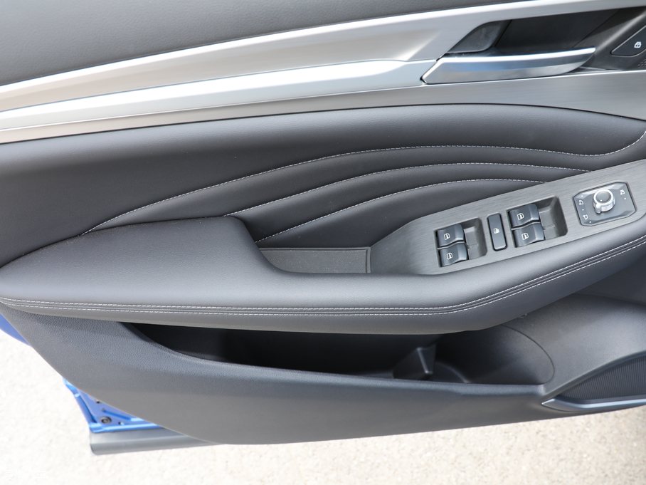 2019F7 2.0T (q)i (gu)V