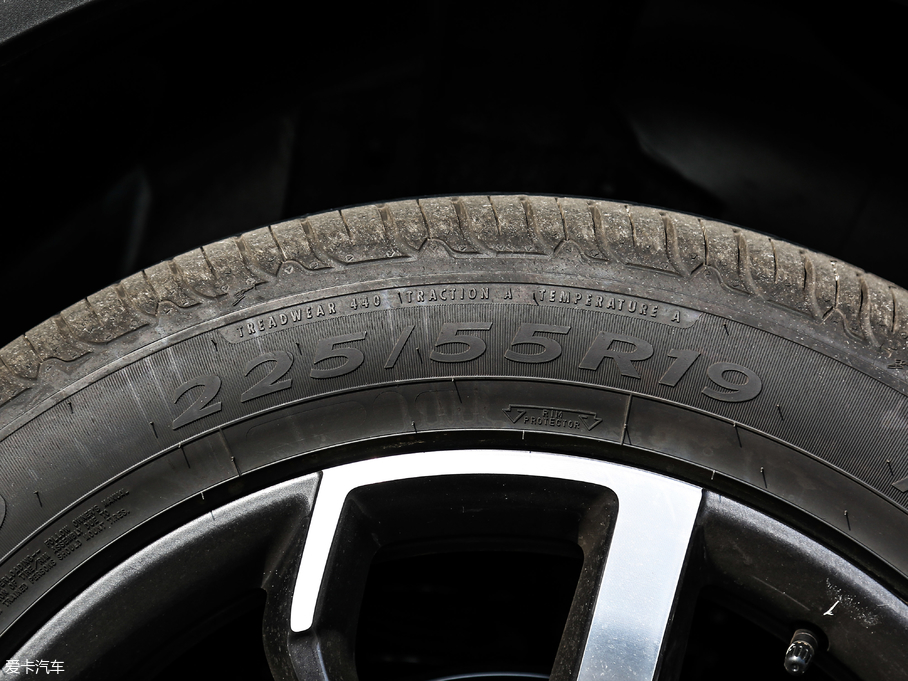 2019�����F7 1.5T ���i�� ��V