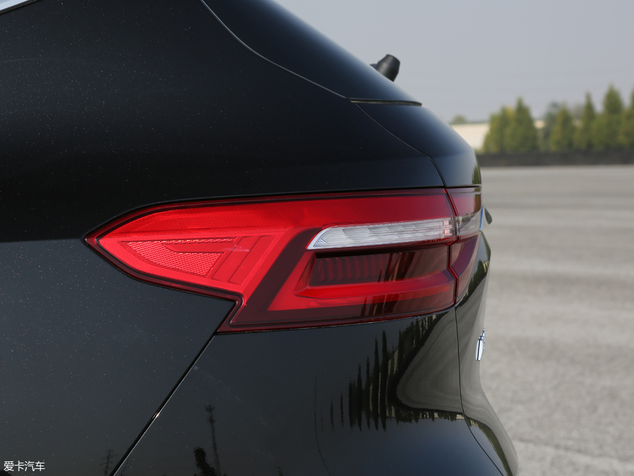 2019�����F7 1.5T ���i�� ��V