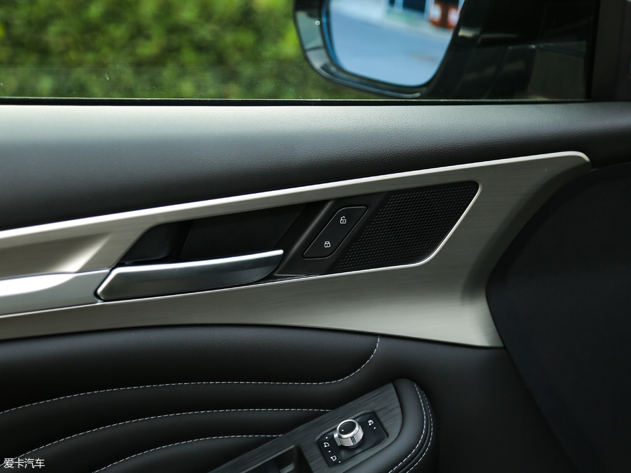 2019�����F7 1.5T ���i�� ��V