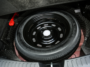 2019款2.0T 四驱i悦 国V 备胎