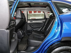 2019款1.5T 两驱i型 国V 后排空间
