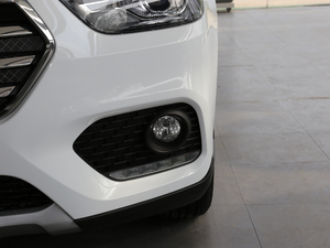 2019款运动版 1.5T 自动精英型 国VI 前雾灯