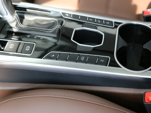 2019L 2.0T ԄF V п؅^