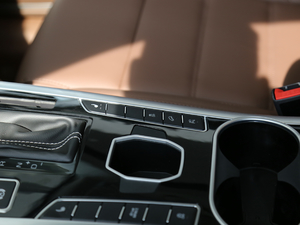 2019L 2.0T ԄF V п؅^