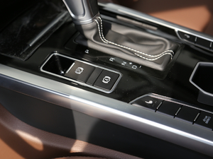 2019L 2.0T ԄF V п؅^